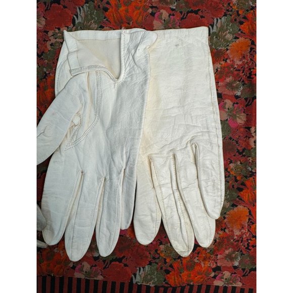 6 pr Vintage Gloves 50s to 70s White Leather With Flaws - Picture 8 of 14